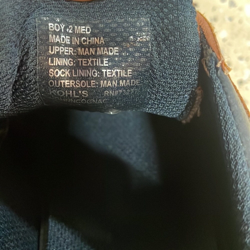 Boys size 2 dress shoes - Picture 5 of 5